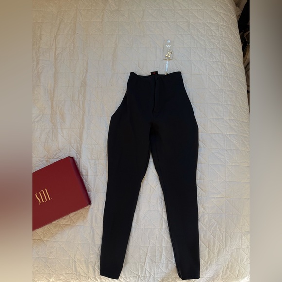 Women’s High-Waist Black Pants Sol Leon leggings